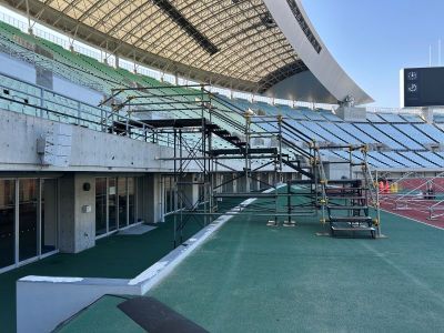 ヤンマースタジアム長居　昇降階段