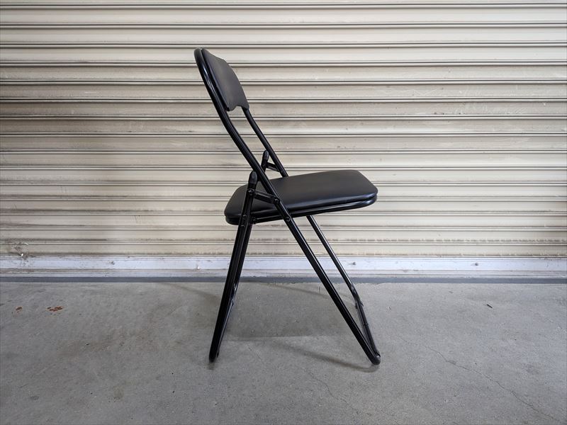 パイプ椅子(黒)Aタイプ 側面