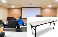 セミナーで会議用ホワイトテーブルを使用