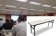 学会セミナーで会議用ホワイトテーブルを使用