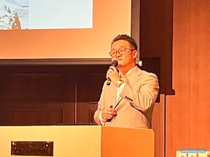 基調報告の様子