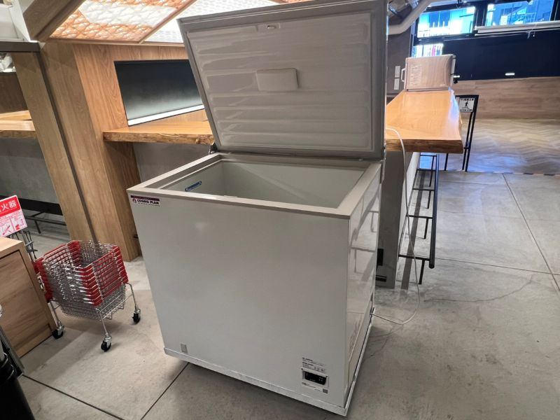 ⭐️冷凍ストッカー⭐️ 冷凍庫 2022年 198L 大阪市近郊配送無料