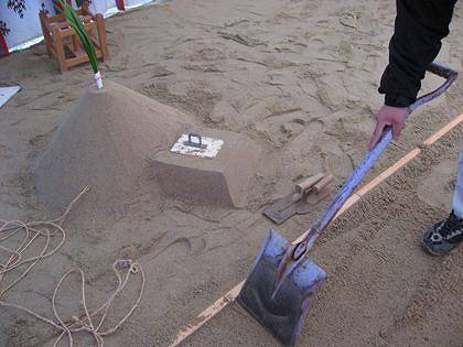 砂敷きこみサービス