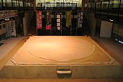 相撲館けはや座　土俵