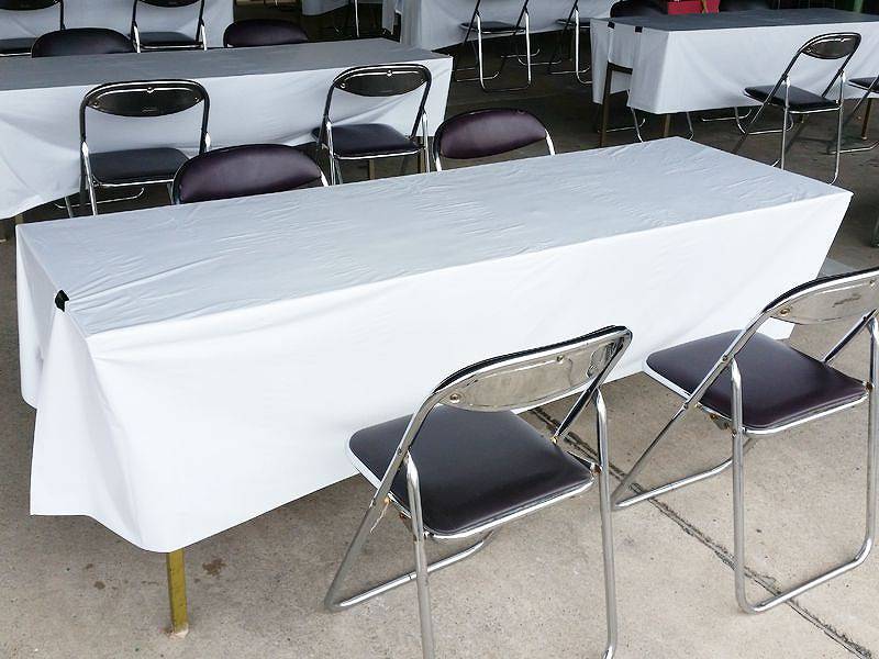 テーブルビニールクロス パイプ椅子との組み合わせ